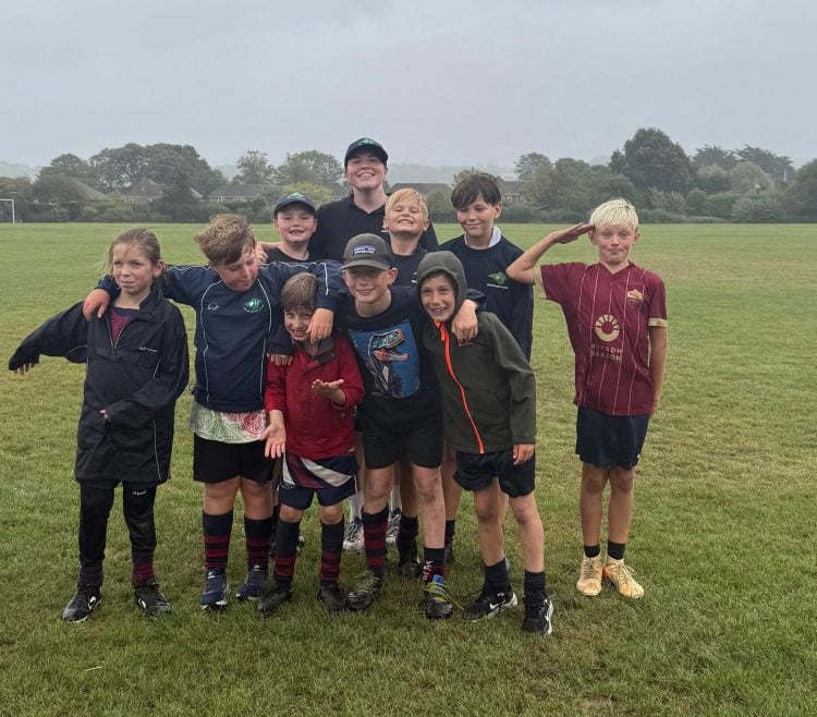 YOUNG RUGBY PLAYERS PUT THROUGH THEIR PACES WITH PREMIERSHIP STAR AMY DALE