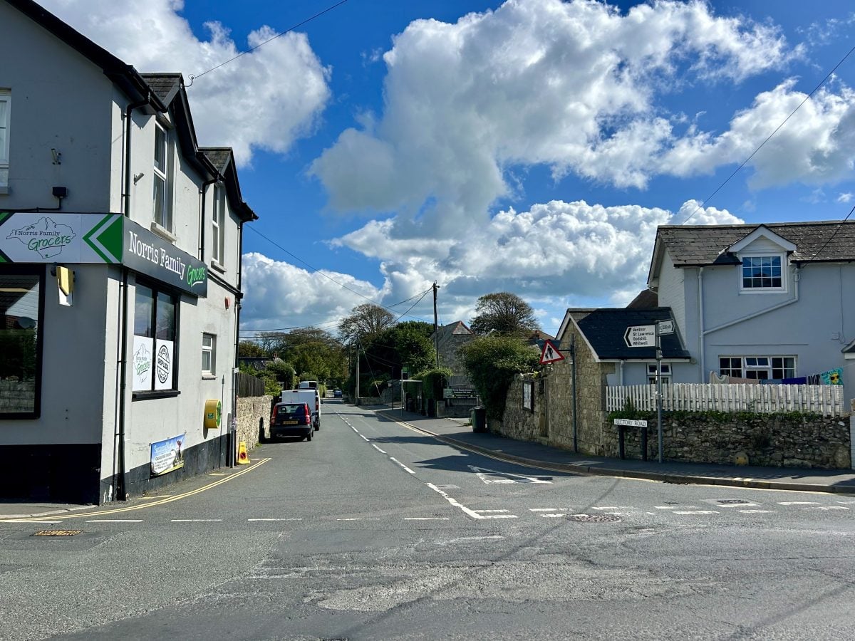 NITON RESIDENTS TO BENEFIT FROM NEW PEDESTRIAN CROSSINGS THROUGHOUT VILLAGE