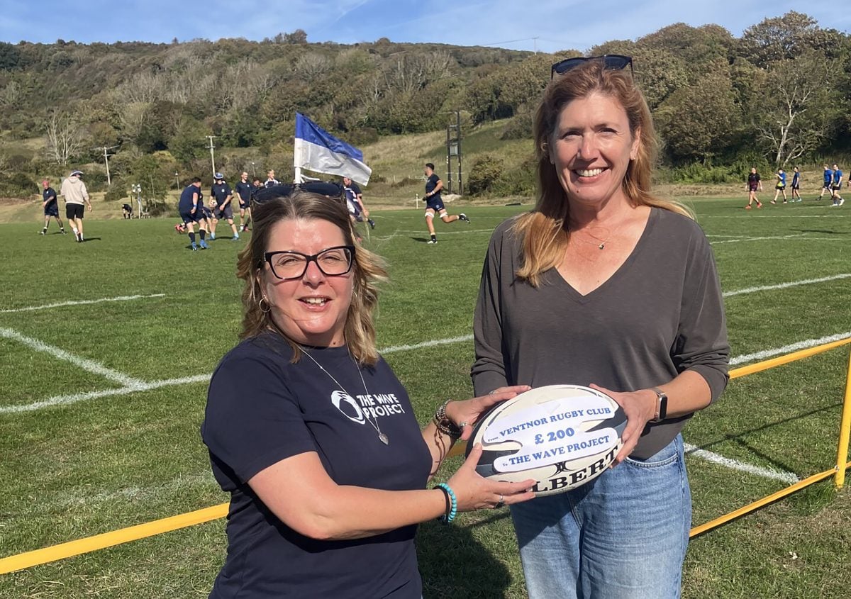 VENTNOR RFC VOLUNTEERS RAISE FUNDS FOR ISLE OF WIGHT SURF THERAPY CHARITY