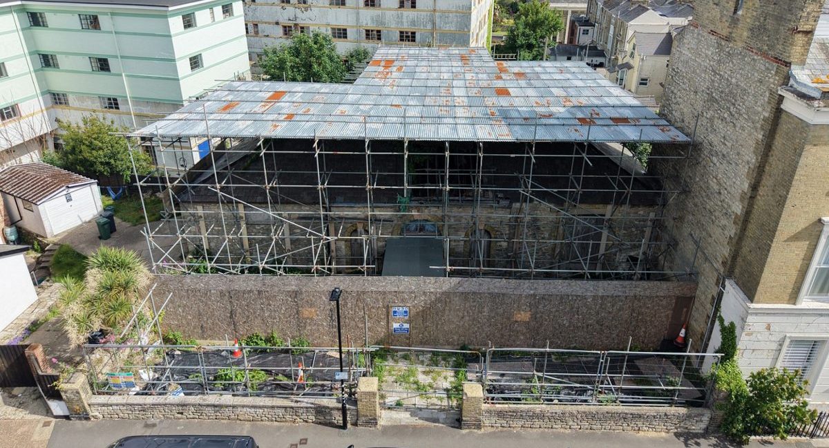 VECTIS HALL BACK UP FOR AUCTION WITH NIL RESERVE AFTER PREVIOUS SALE POSTPONED