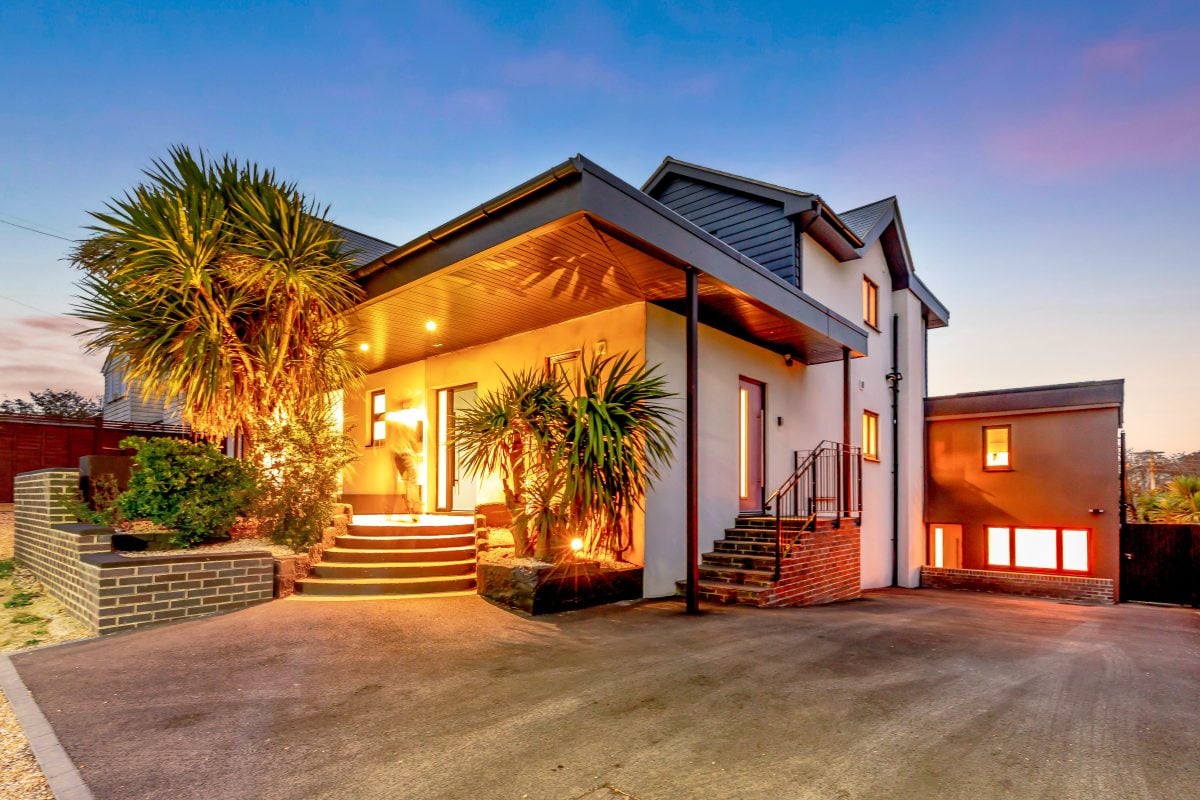 LUXURY SHANKLIN RETREAT CELEBRATES FIRST FULL SUMMER AND BOOKINGS INTO 2027