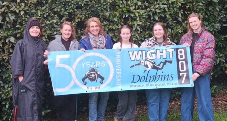 10 NEW OCEAN DIVERS TAKE THE PLUNGE WITH WIGHT DOLPHINS