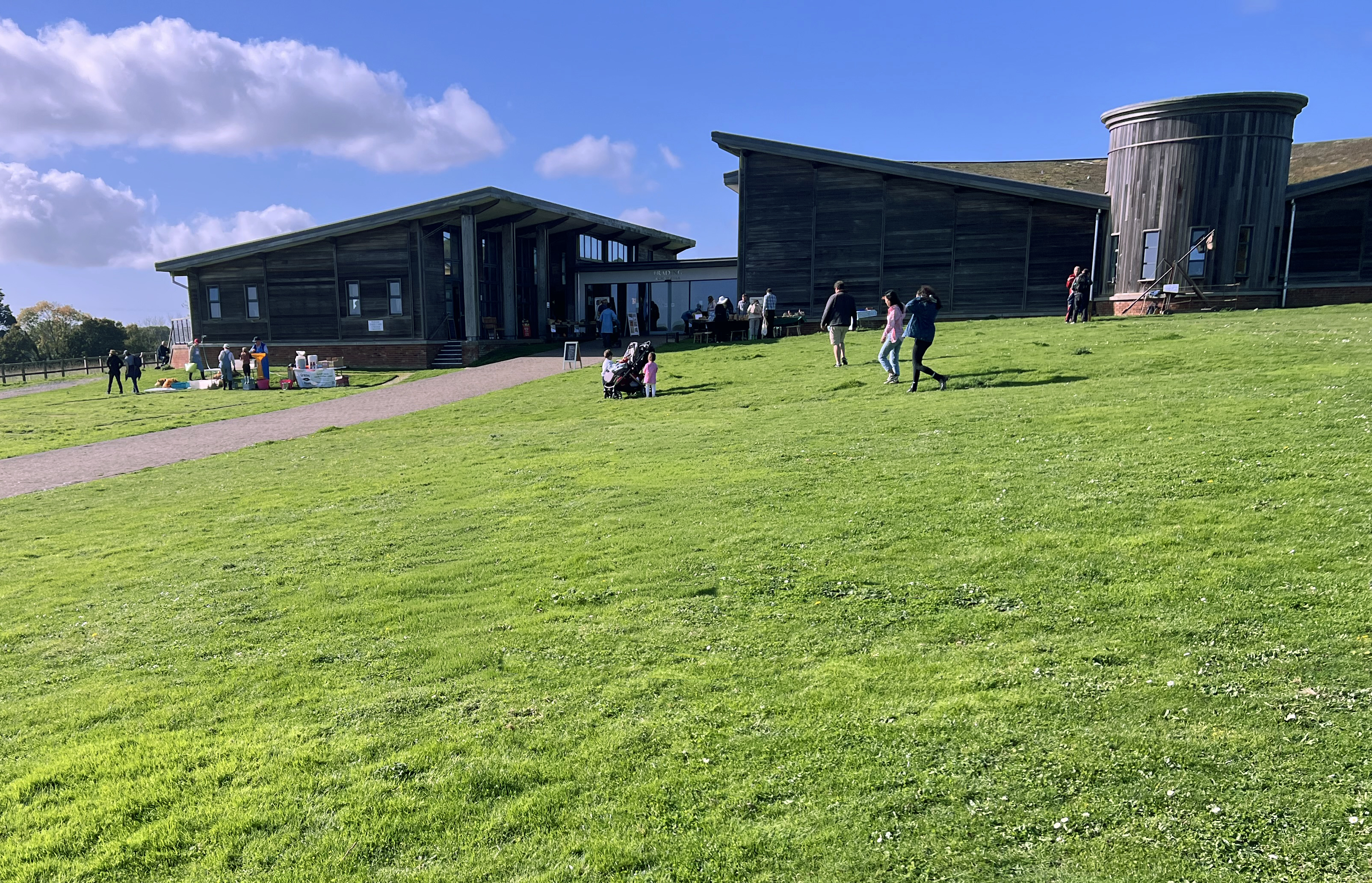 APPLE DAY RETURNS TO BRADING ROMAN VILLA FOR FREE FAMILY FUN
