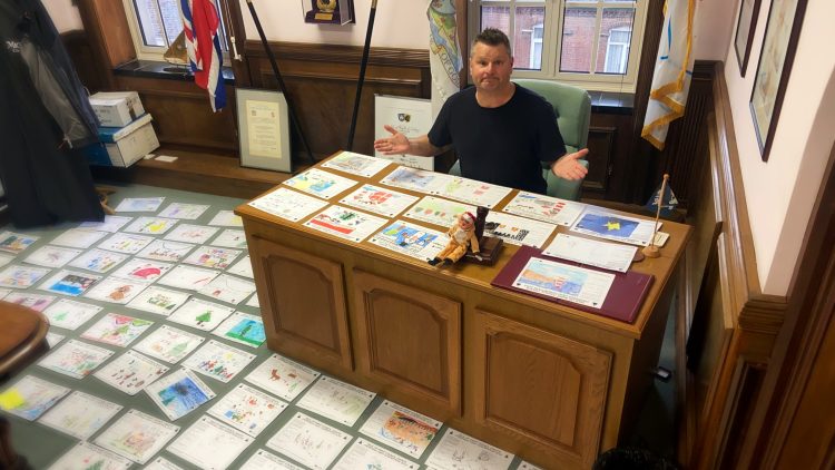 ISLAND CHILDREN INVITED TO DESIGN COUNCIL CHAIR’S OFFICIAL CHRISTMAS CARD