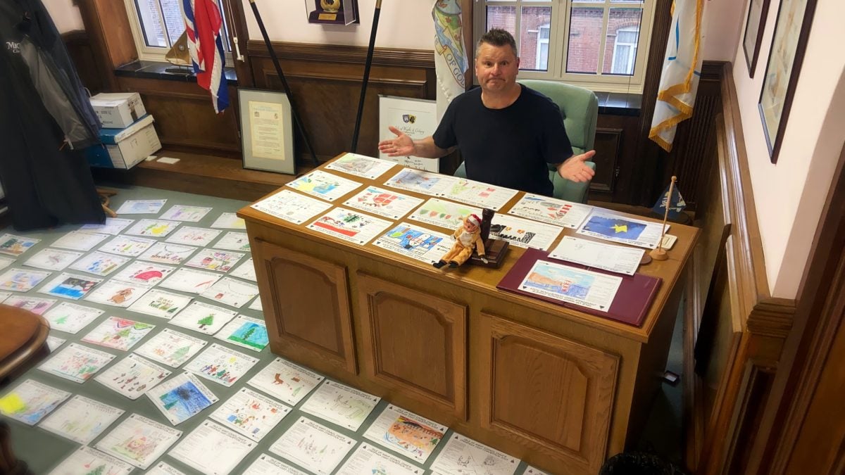 ISLAND CHILDREN INVITED TO DESIGN COUNCIL CHAIR’S OFFICIAL CHRISTMAS CARD