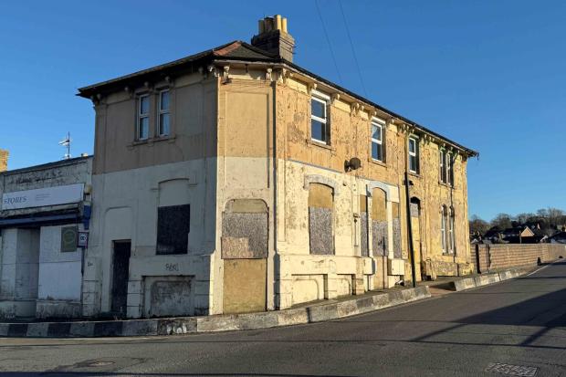 FLOOD RISK CONCERNS RAISED OVER PLANS TO TURN FORMER RYDE HOTEL INTO NEW 10-BED HOTEL