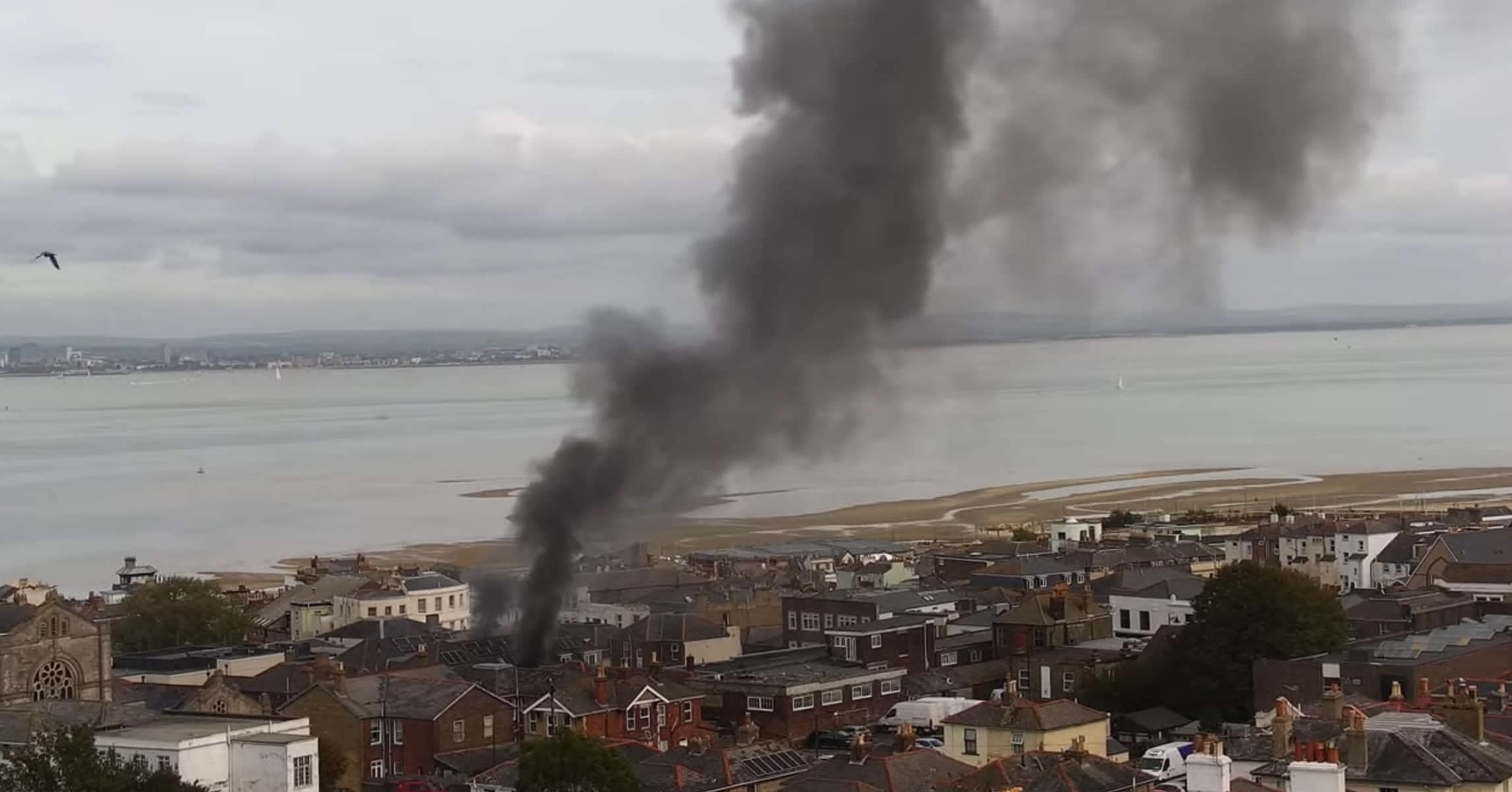FLAT ABLAZE OFF RYDE HIGH STREET AS RESIDENTS EVACUATED