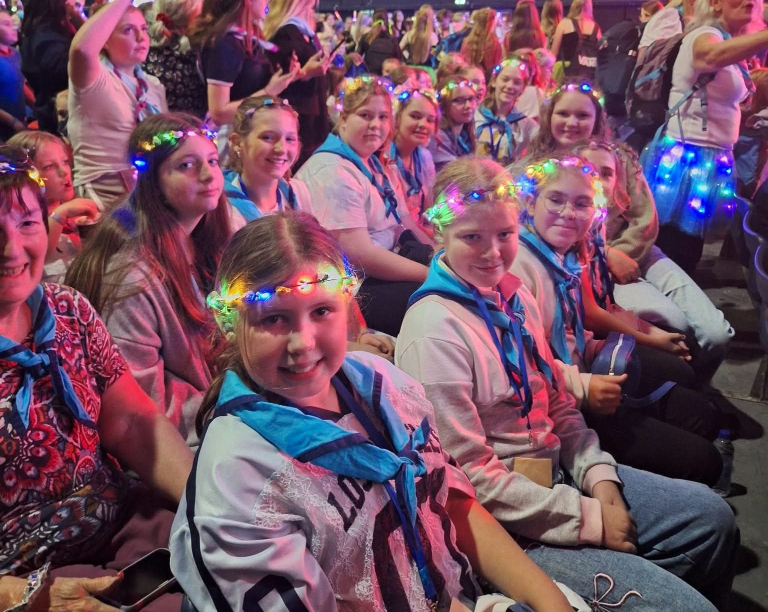 OVER 100 ISLE OF WIGHT GIRLGUIDING MEMBERS ENJOY STAR-STUDDED CONCERT AT WEMBLEY