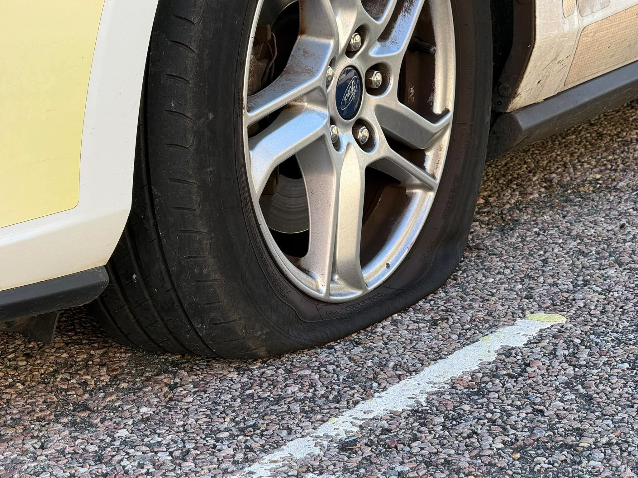 TYRES ON 6 POLICE VEHICLES SLASHED – INVESTIGATIONS UNDERWAY