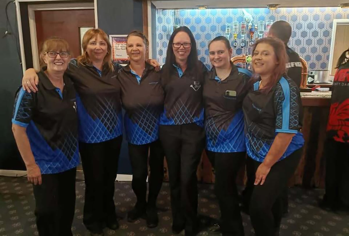 ISLE OF WIGHT COUNTY DARTS TEAM CELEBRATES FIRST WIN IN 10 YEARS