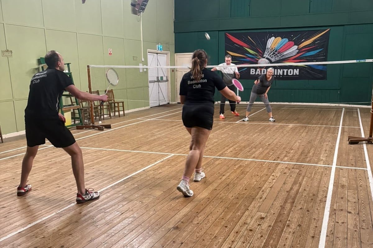 FRESHWATER EDGE VECTIS AS ISLE OF WIGHT BADMINTON LEAGUE ENTERS SECOND WEEK