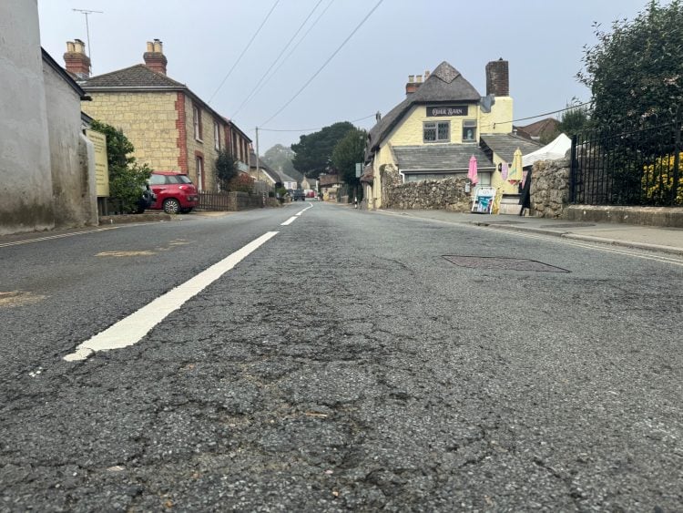 MAJOR GODSHILL ROADWORKS TO BRING WEEKDAY CLOSURES UNTIL JANUARY