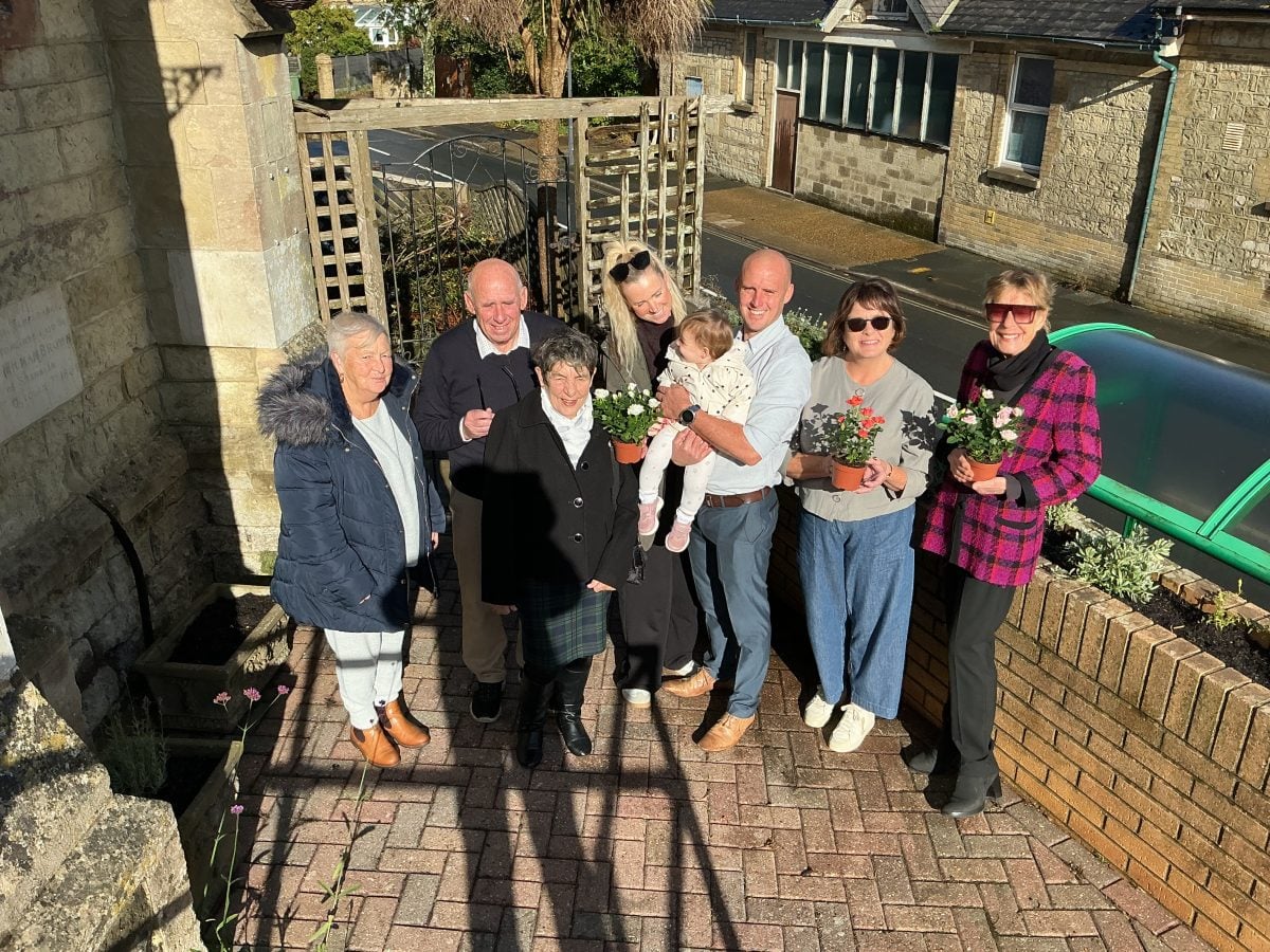 30 YEARS OF SHANKLIN YOUTH CENTRE CELEBRATED WITH ROSES AND TRIBUTES