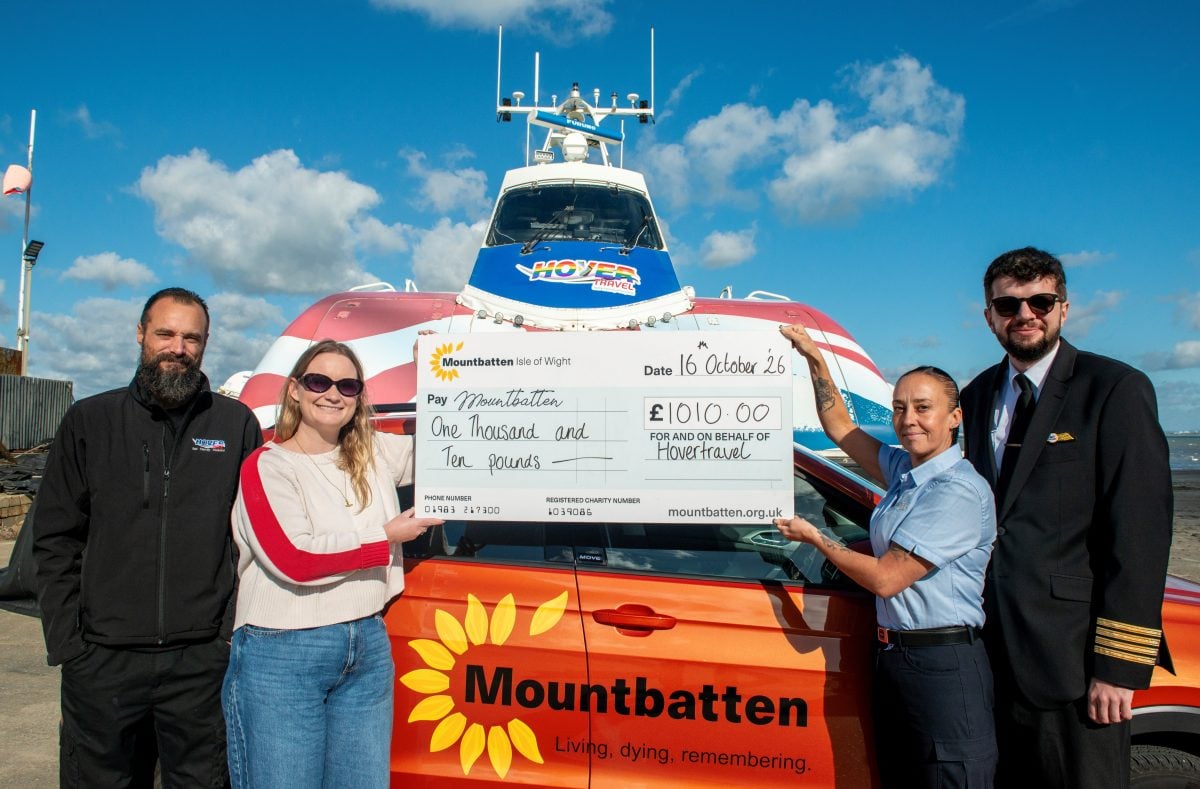 HOVERTRAVEL TEAM RAISES OVER £1,000 FOR MOUNTBATTEN WITH SPINNAKER TOWER ABSEIL