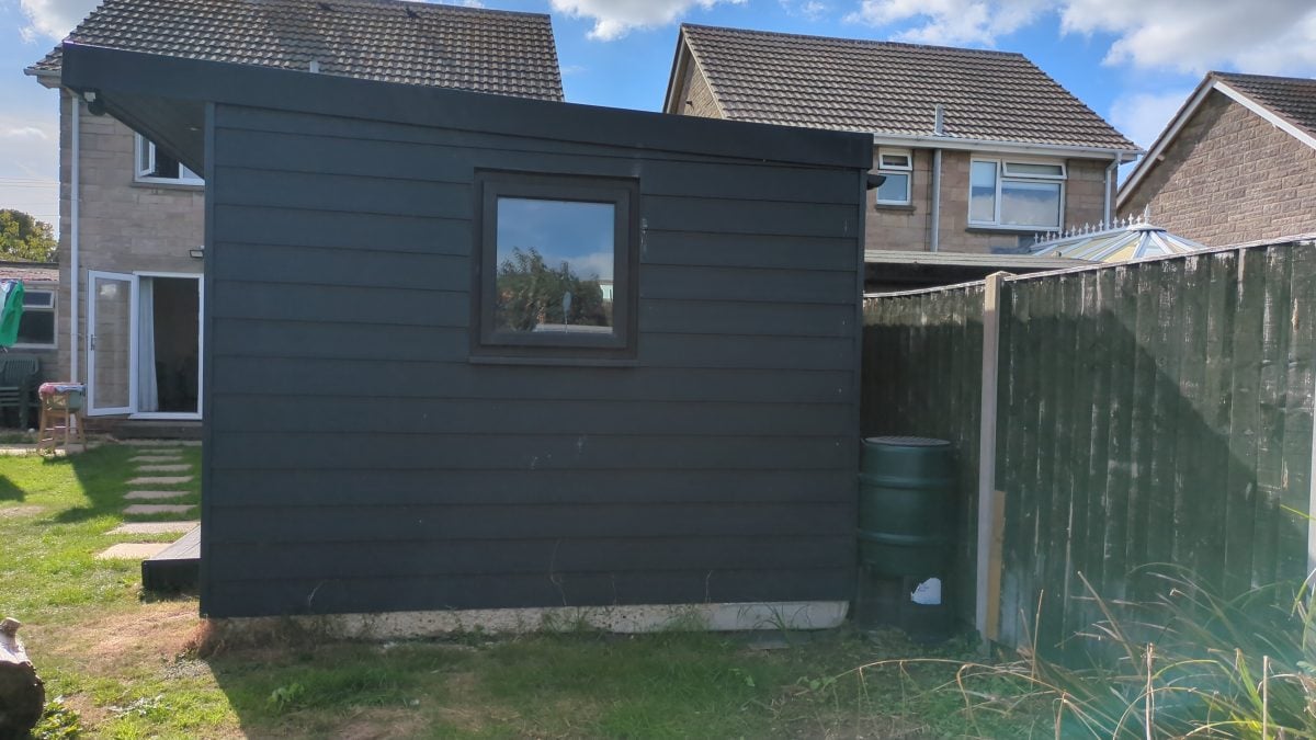 APPLICATION TO TURN BEMBRIDGE BACKGARDEN INTO HAIR SALON SUBMITTED