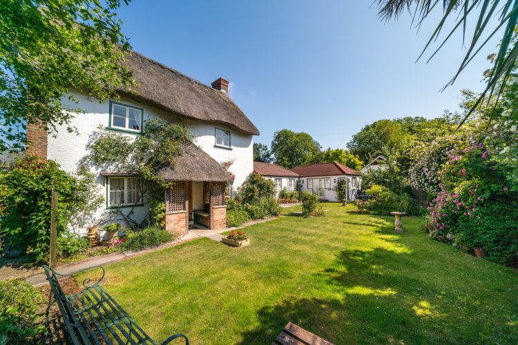 HISTORIC COTTAGE AND ENTIRE BLOCK OF FLATS GOING UNDER THE HAMMER IN NOVEMBER