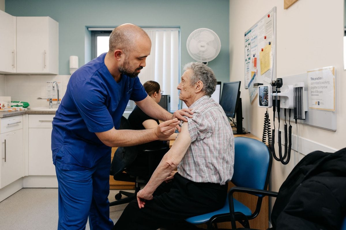 FLU AND COVID-19 VACCINATIONS NOW AVAILABLE ACROSS ISLE OF WIGHT