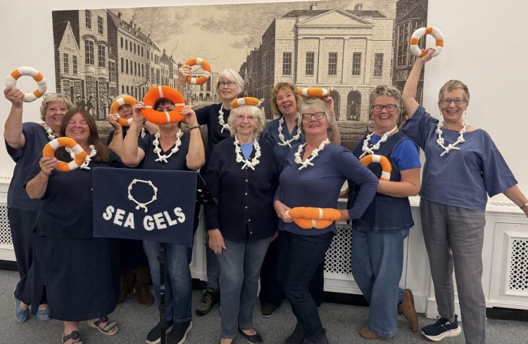 ISLE OF WIGHT’S SEA GELS SHANTY BAND SET TO MAKE A SPLASH AT MAJOR CORNISH FESTIVAL