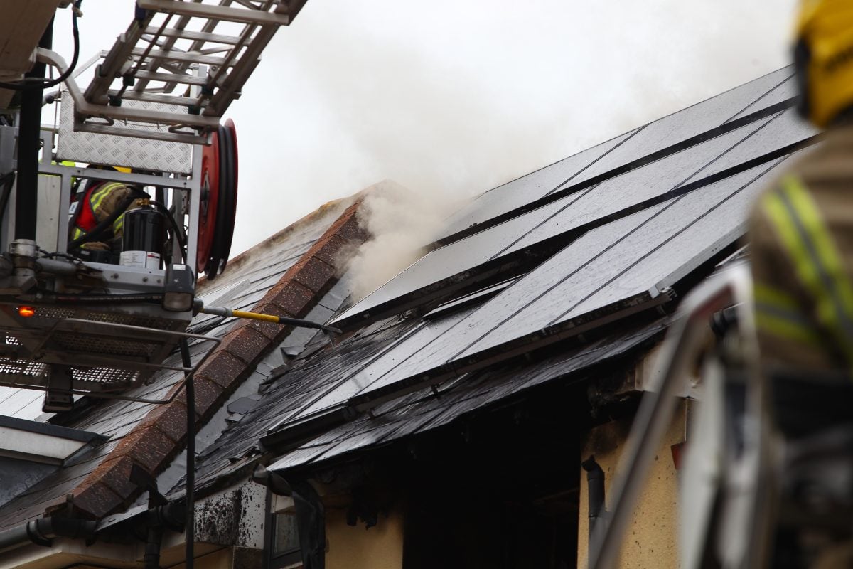 FLAT ABLAZE OFF RYDE HIGH STREET AS RESIDENTS EVACUATED