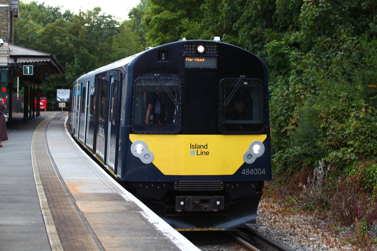 ISLAND LINE TO CLOSE FOR OVER 2 WEEKS FROM TOMORROW AS TRACK SET TO BE REPLACED